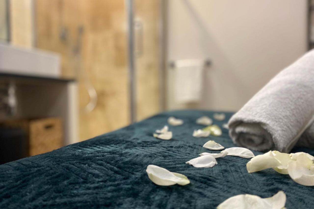 Le Loft - Bain Jacuzzi Et Sauna Nimes Luaran gambar